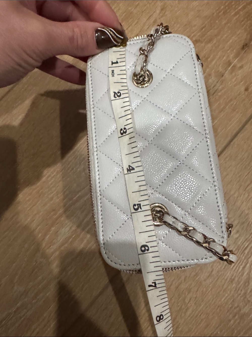 *Authentic* please READ!! Chanel quilted Vanity Crossbody Bag. Gold hardware - Picture 12 of 13